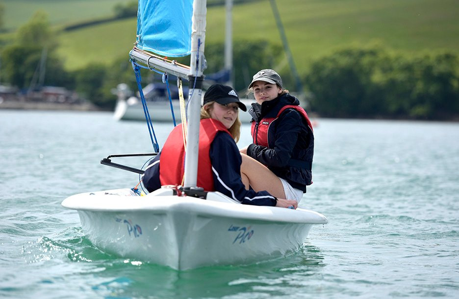 Salcombe Dinghy Sailing景点图片