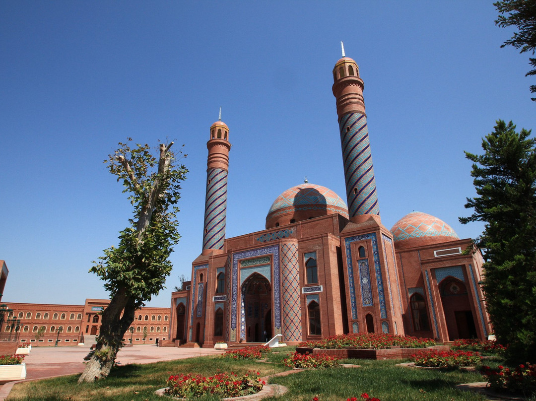 Imamzadeh Mausoleum景点图片