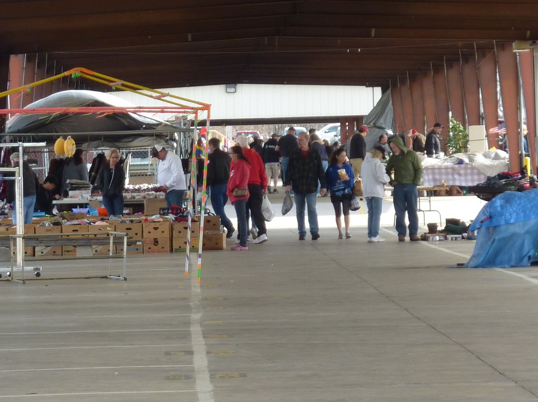 Caesar Creek Flea Market-Wilmington必去景点