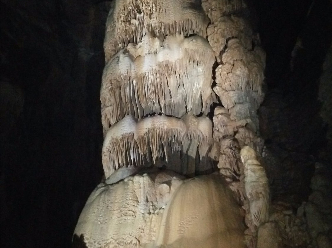 Roznava旅游景点-Krasnohorska Jaskyna