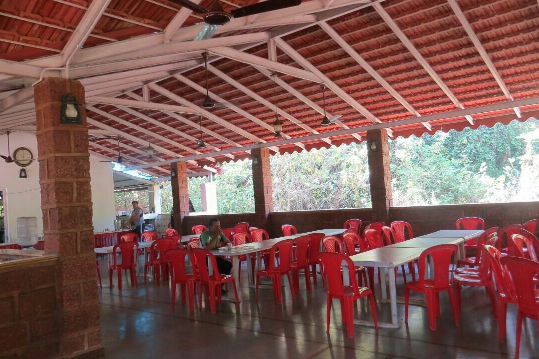 Ya Niwant Beach Resort主图