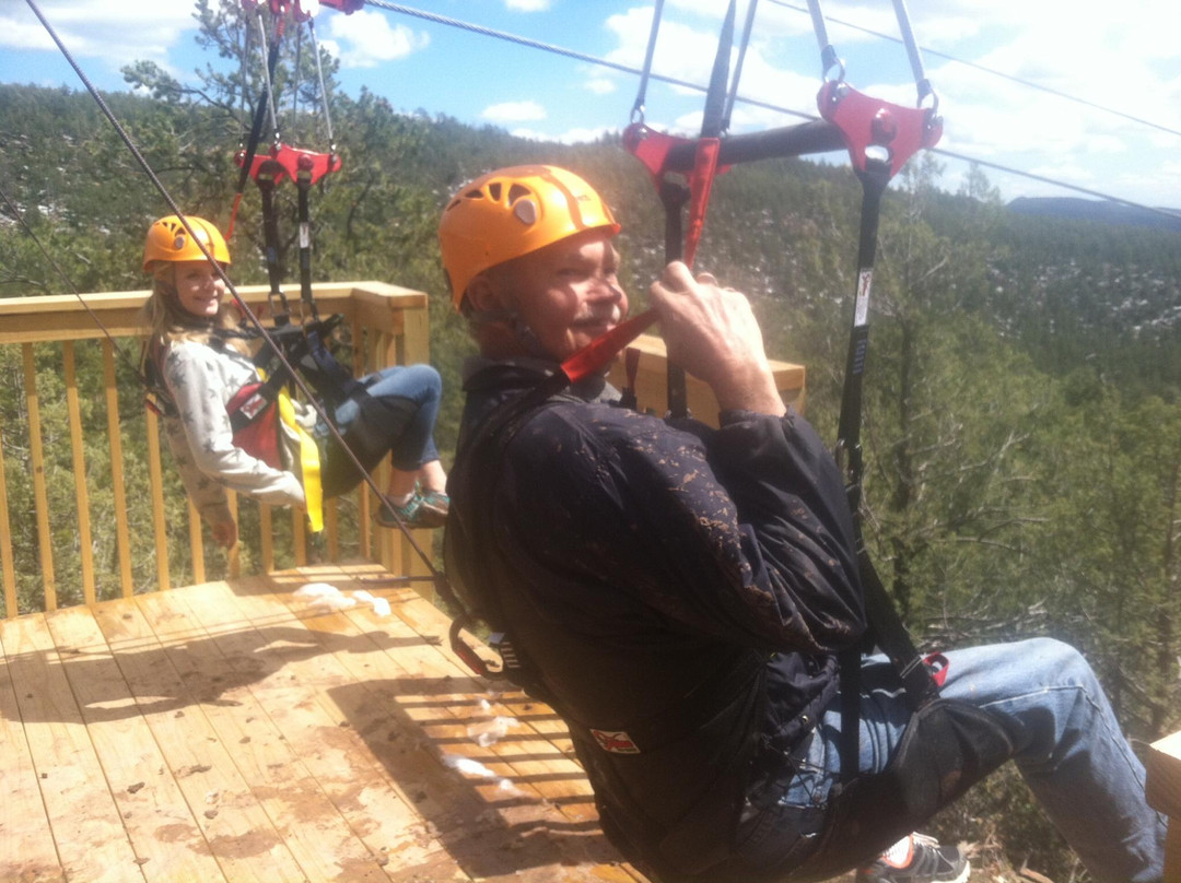 Glorieta Camps: High Five Zipline Adventure-Glorieta必去景点