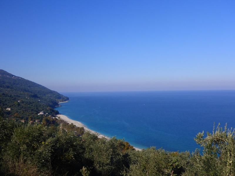 Parisaina Beach-Chorefto必去景点