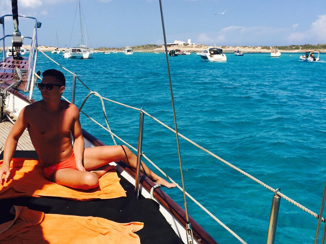 Lux Charters Ibiza景点图片