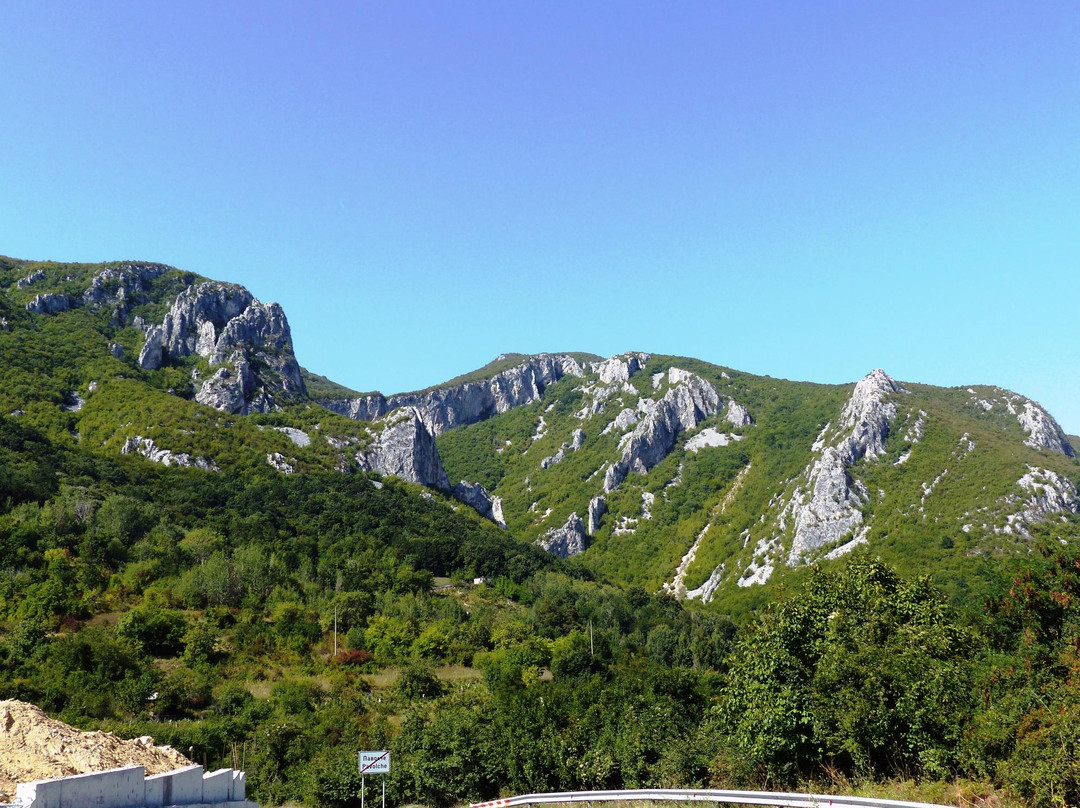 “Vrachanski Balkan” Nature Park景点图片