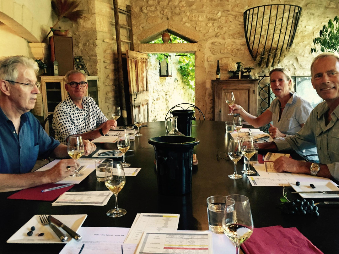 Uzès Wine School-Collias必去景点