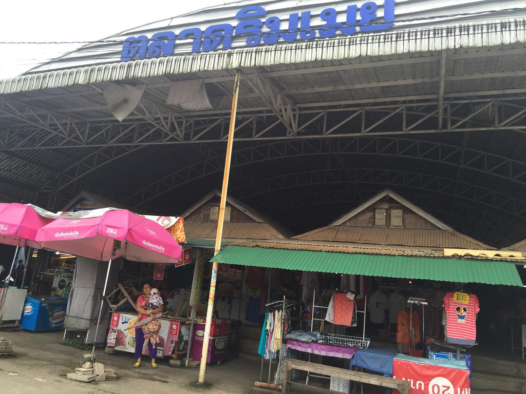 Rim Moei Market-湄索必去景点