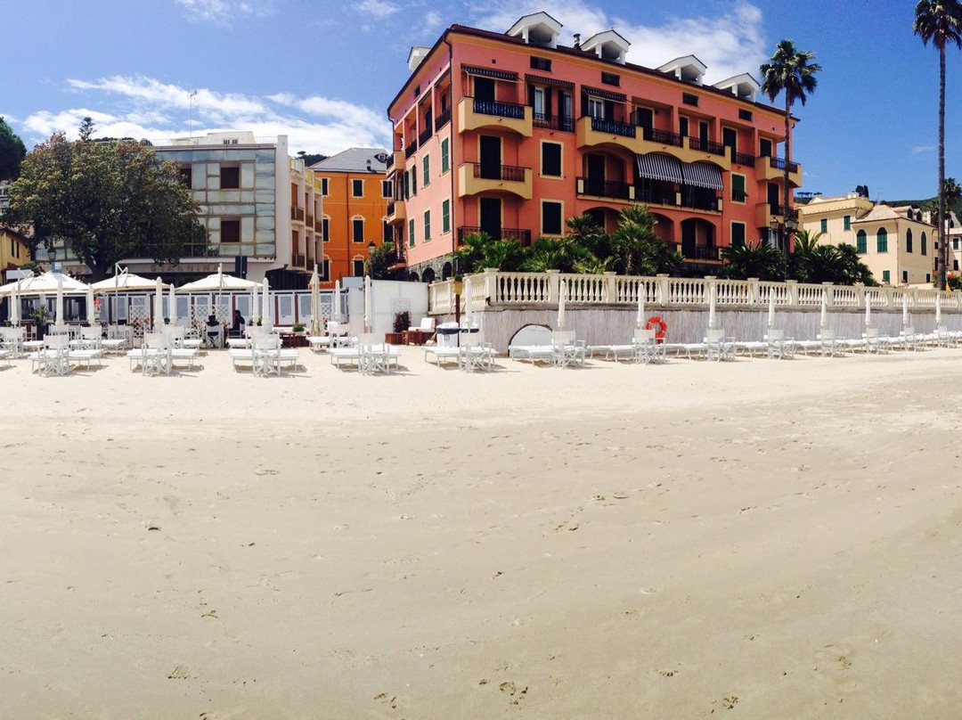 Babyla Beach & Bar-Laigueglia必去景点