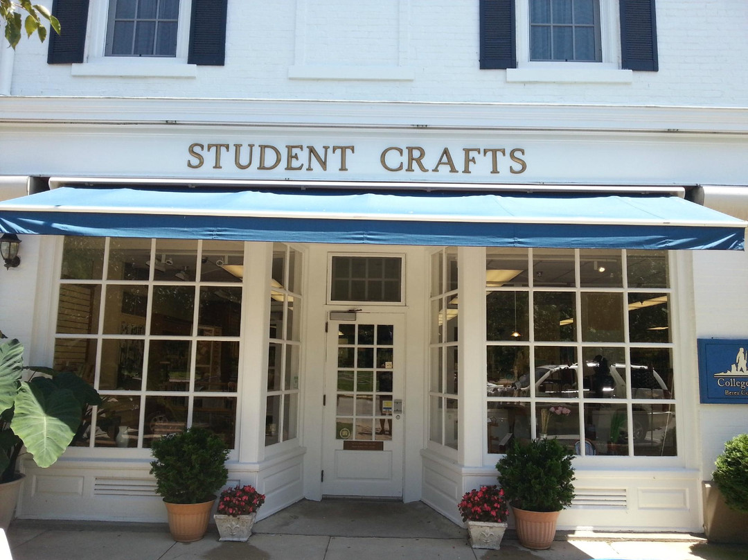 Student Crafts on the Square Gallery景点图片