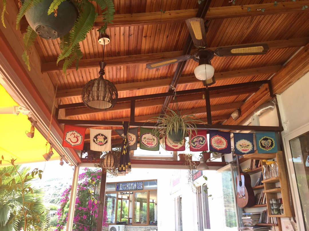 ROLL COFFEE HOUSE