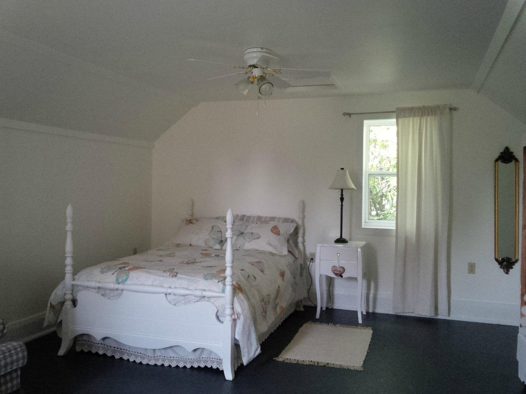 Quintina’s Clothier and Guest House主图