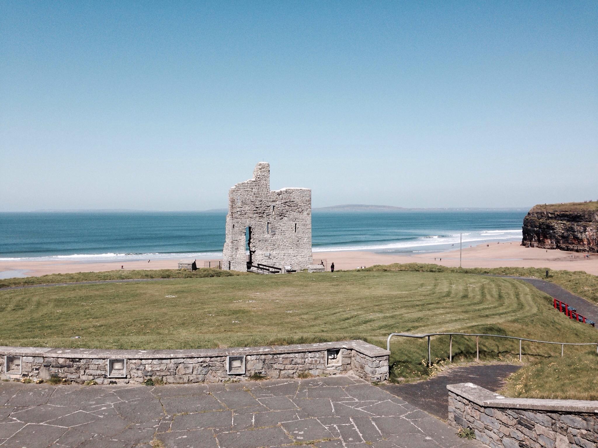 Courtney's Bar & Guesthouse-泳池