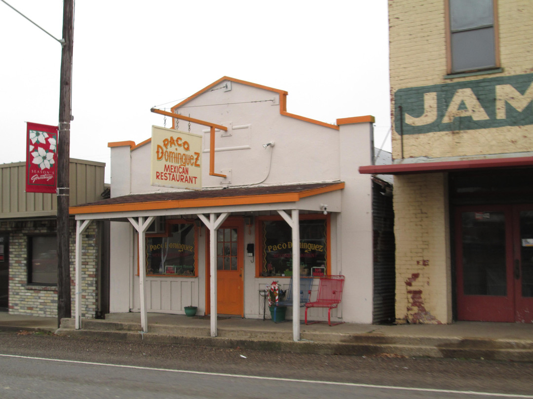 Edgewood餐馆和美食-Paco Dominguez