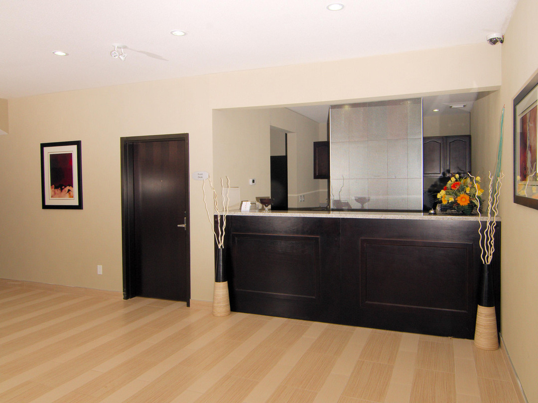 Paradise Inn & Suites Redwater主图