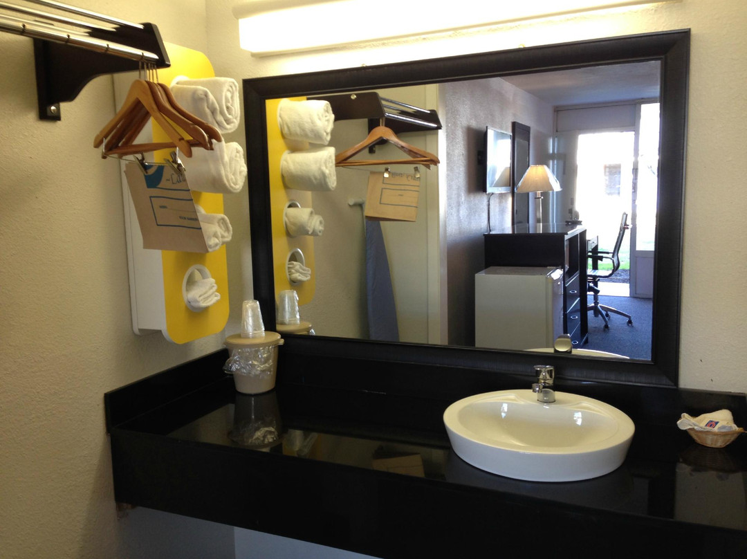 Hotel Leesville LA Hwy 171主图