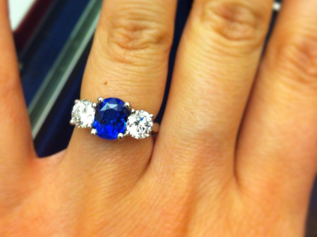 里尼亚珠宝-加勒必去景点