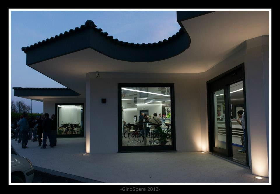 Villa Literno旅游景点-Crazy Horse