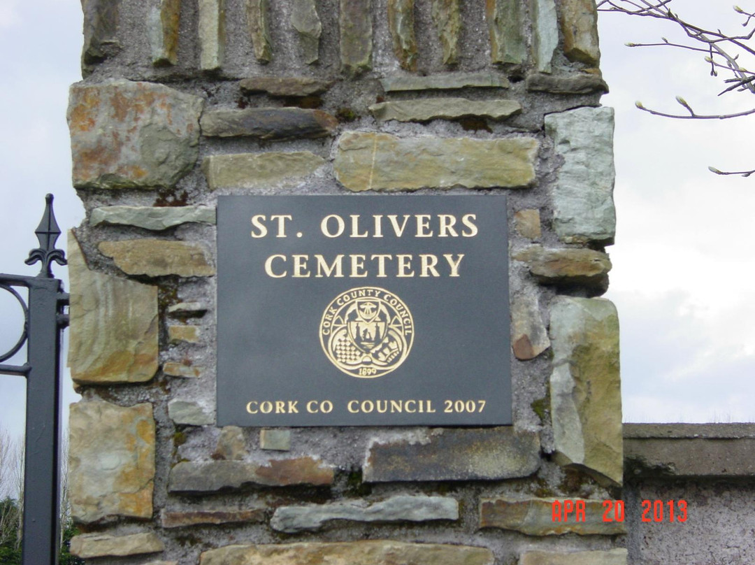 Rory Gallagher Gravesite - St. Olivers Cemetery景点图片