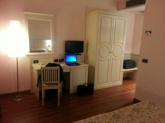 Hotel Plazza Porcari主图