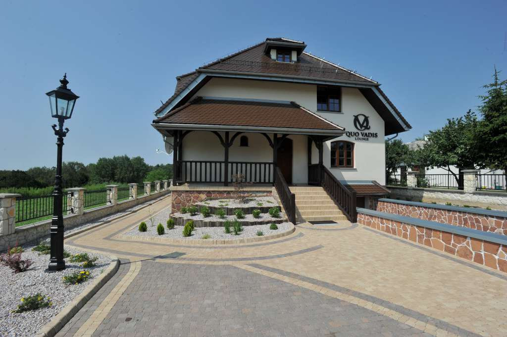 Karmanowice酒店住宿-Quo Vadis Lounge