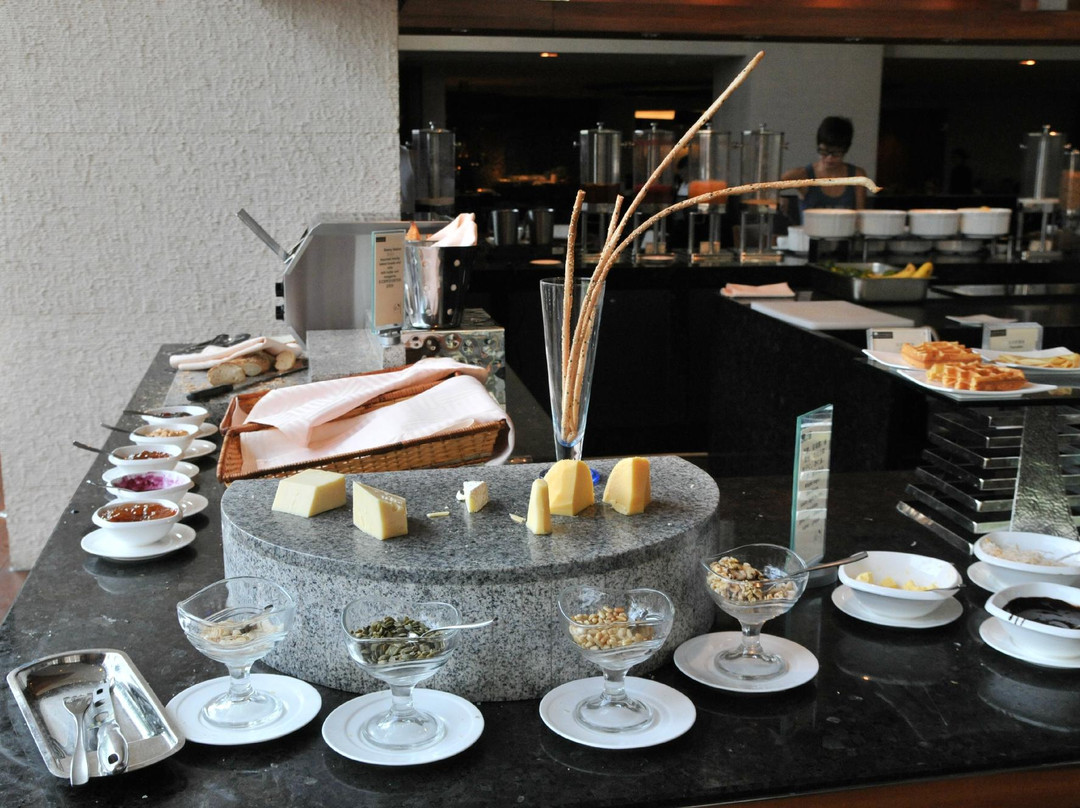 东莞君源铂尔曼酒店主图