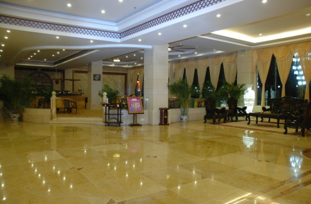 湛江八方君悦酒店(金沙湾鹰展假日广场店)主图