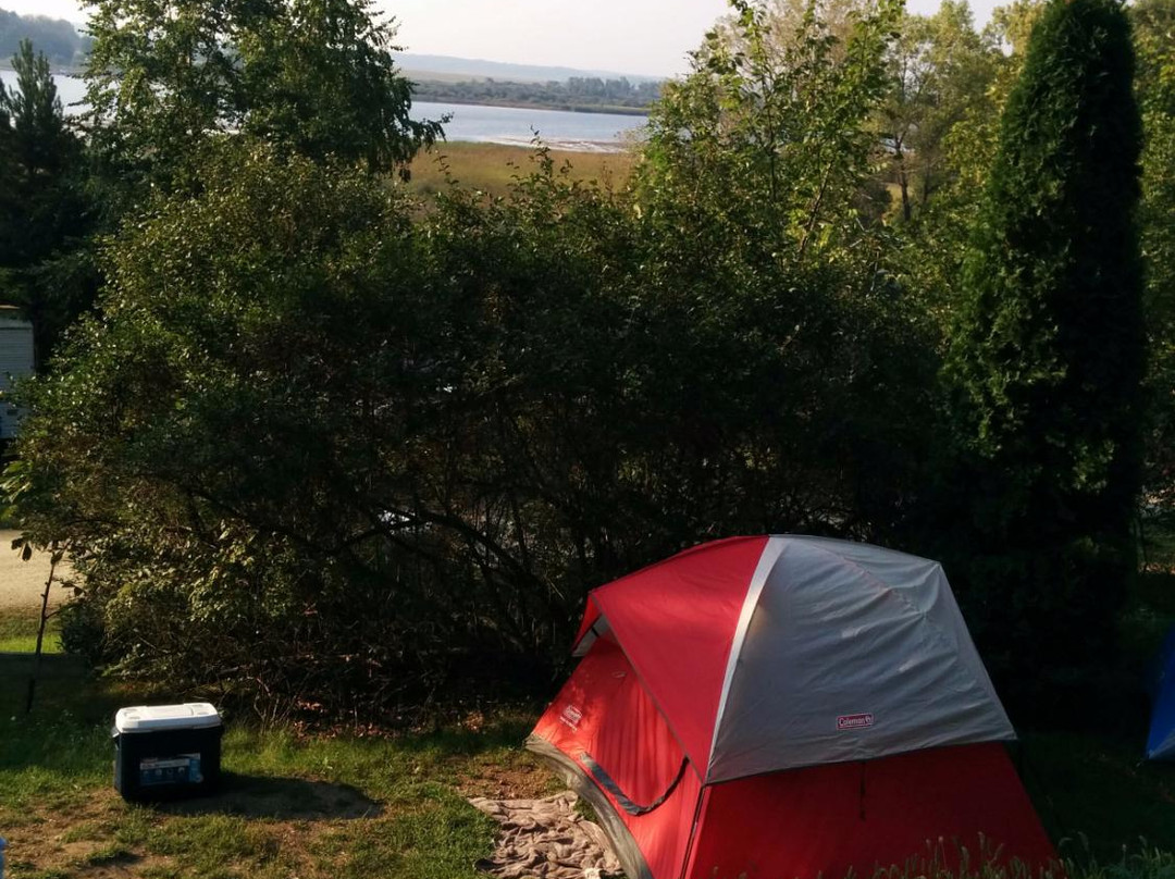 Snug Harbor Lakefront Campground