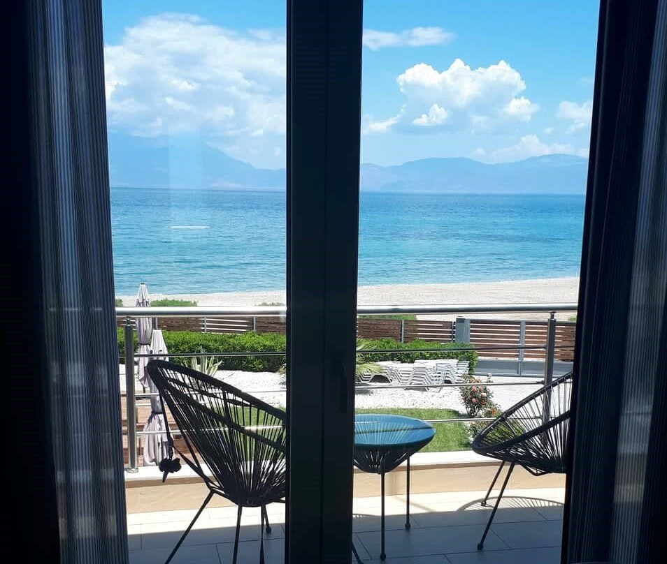 Isola Apartments主图