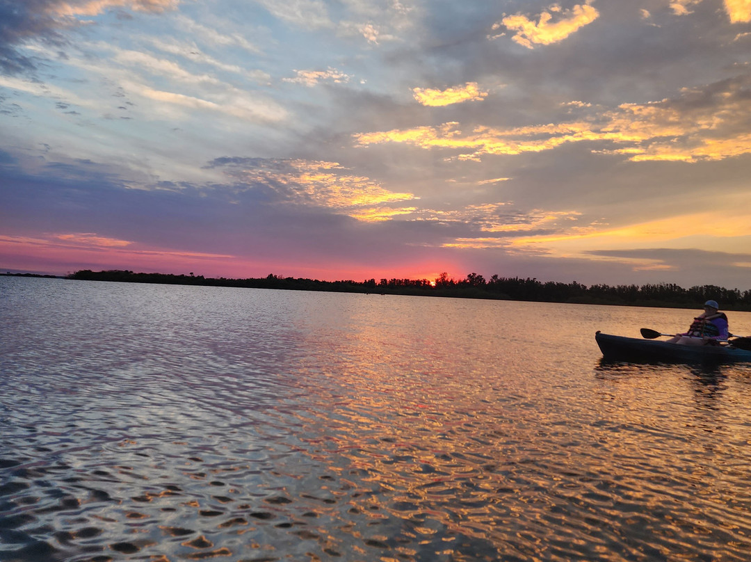A Day Away Kayak Tours景点图片