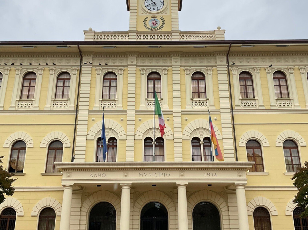 Palazzo Mancini-卡托利卡必去景点