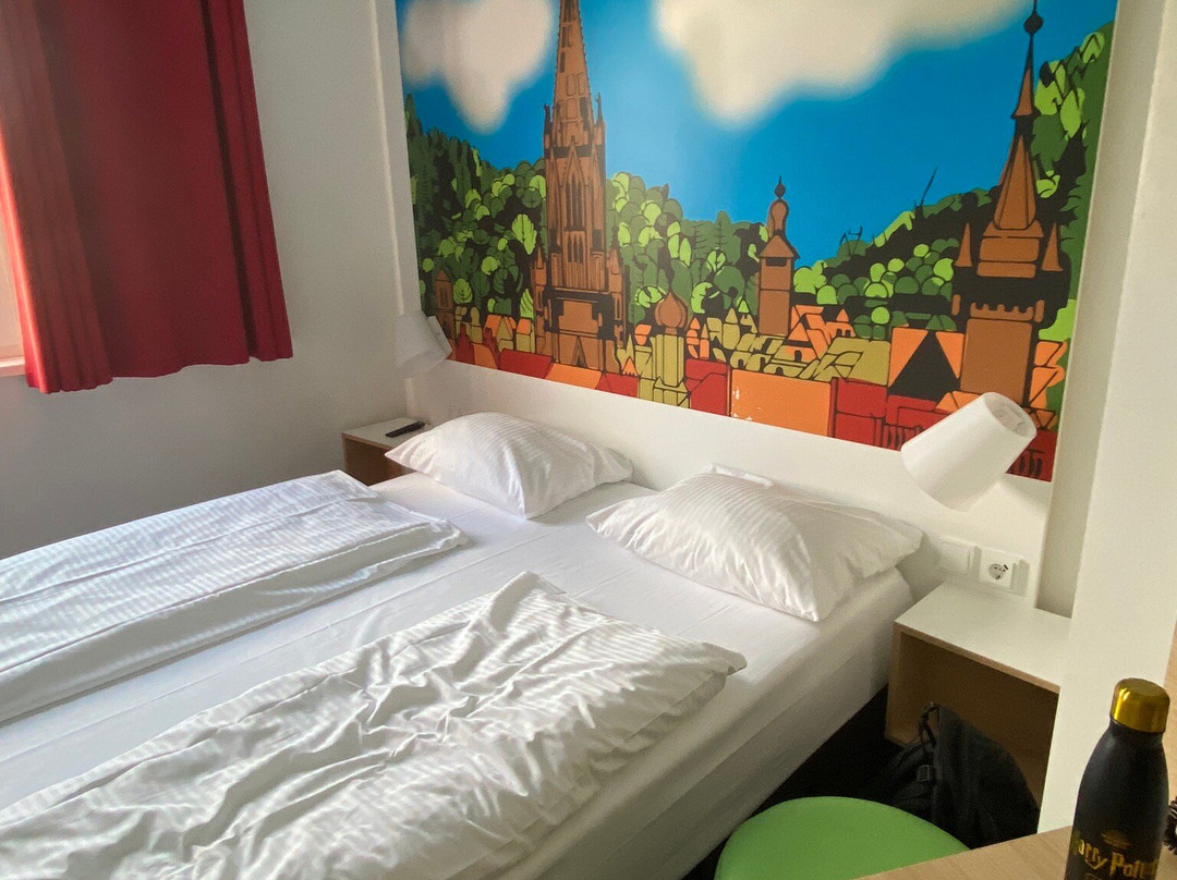 B&B Hotel Freiburg-Süd主图