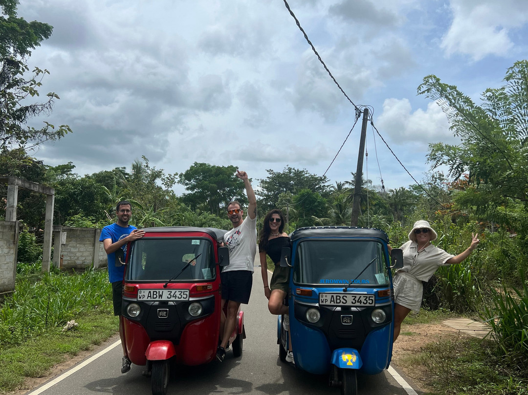 Dutch Lanka Tours Rent Tuk Tuk and Car景点图片