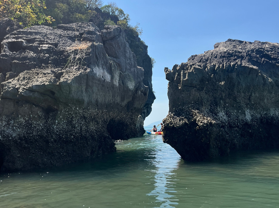Koh Phee & Koh Talabeng - Day Trip by Talabeng Sea Kayaking-兰塔岛必去景点