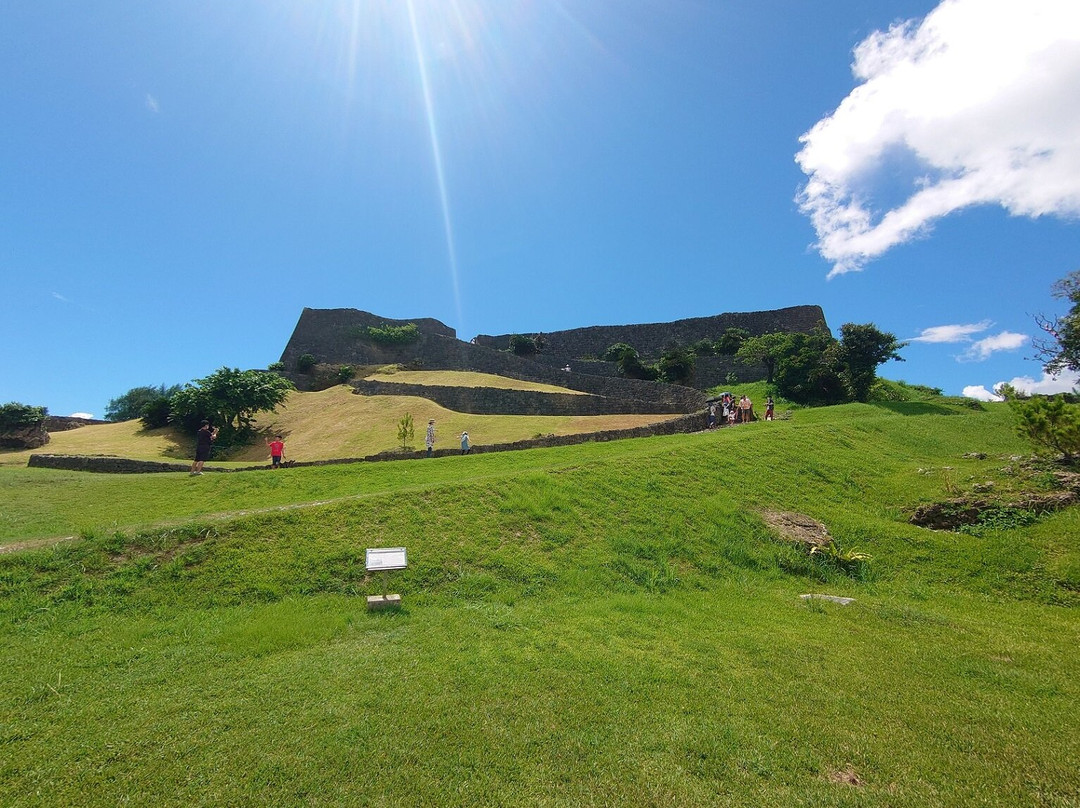 Katsuren Castle Ruins景点图片