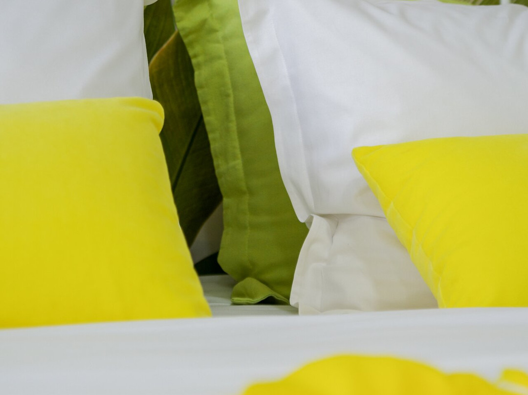 Angela Studios Apartments主图