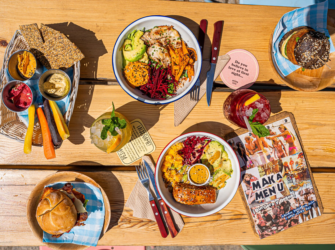 Makamaka | Beach Burger Cafe
