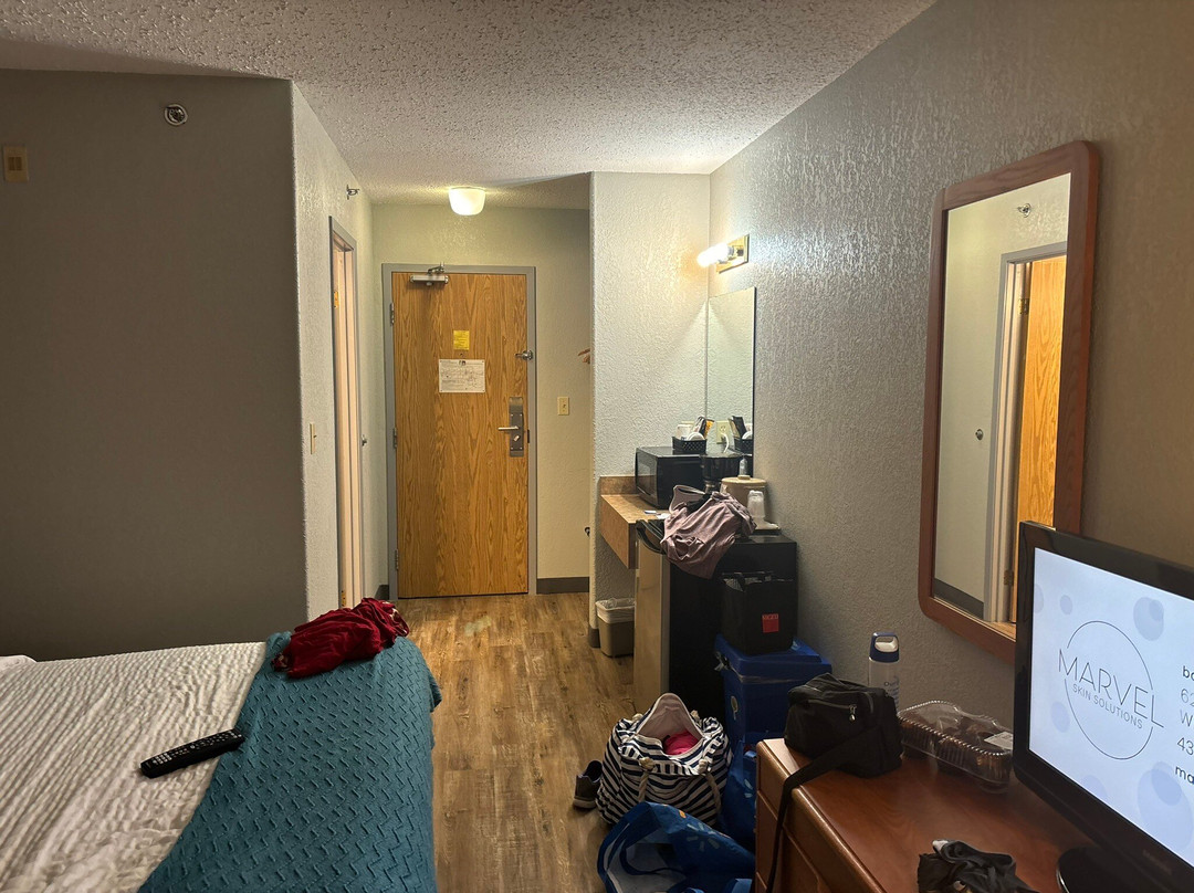 Breezy Oaks Inn & Tavern主图