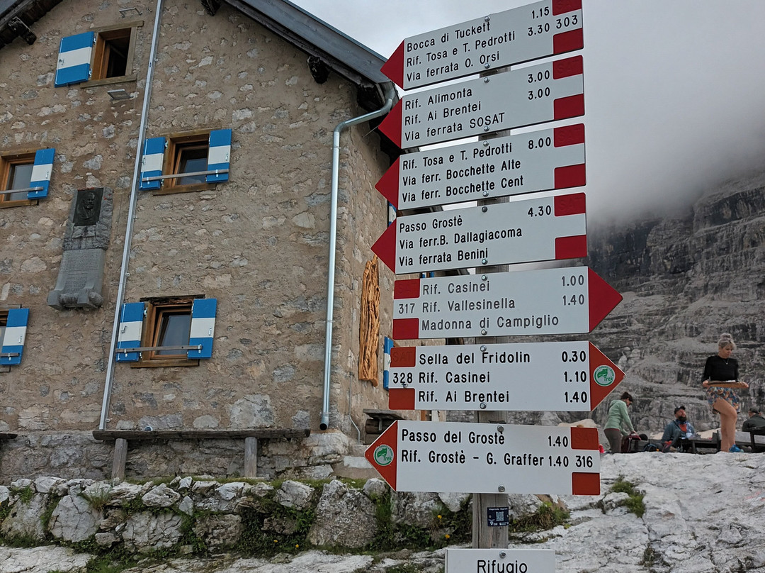 Rifugio Tuckett e Sella景点图片
