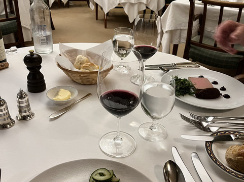 金洛克之家酒店主图