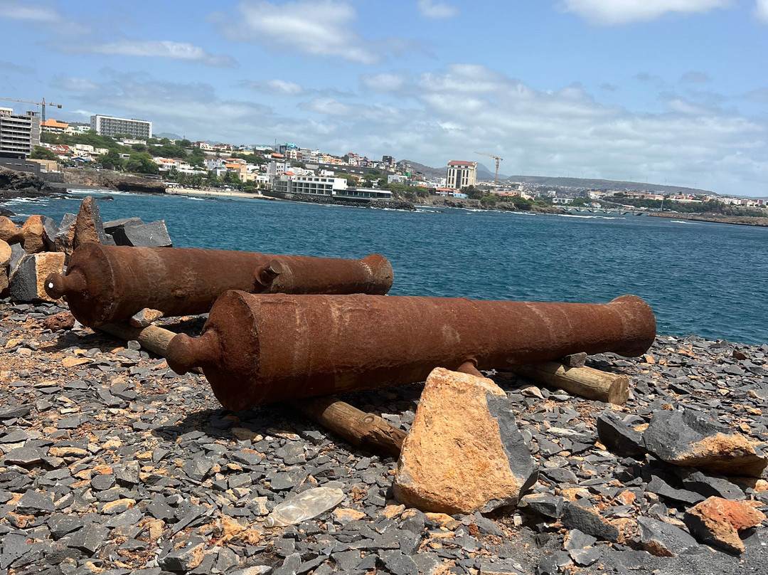 Farol de D. Maria Pia-培亚必去景点