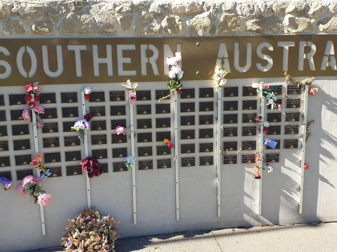 White Hill Truck Drivers Memorial景点图片
