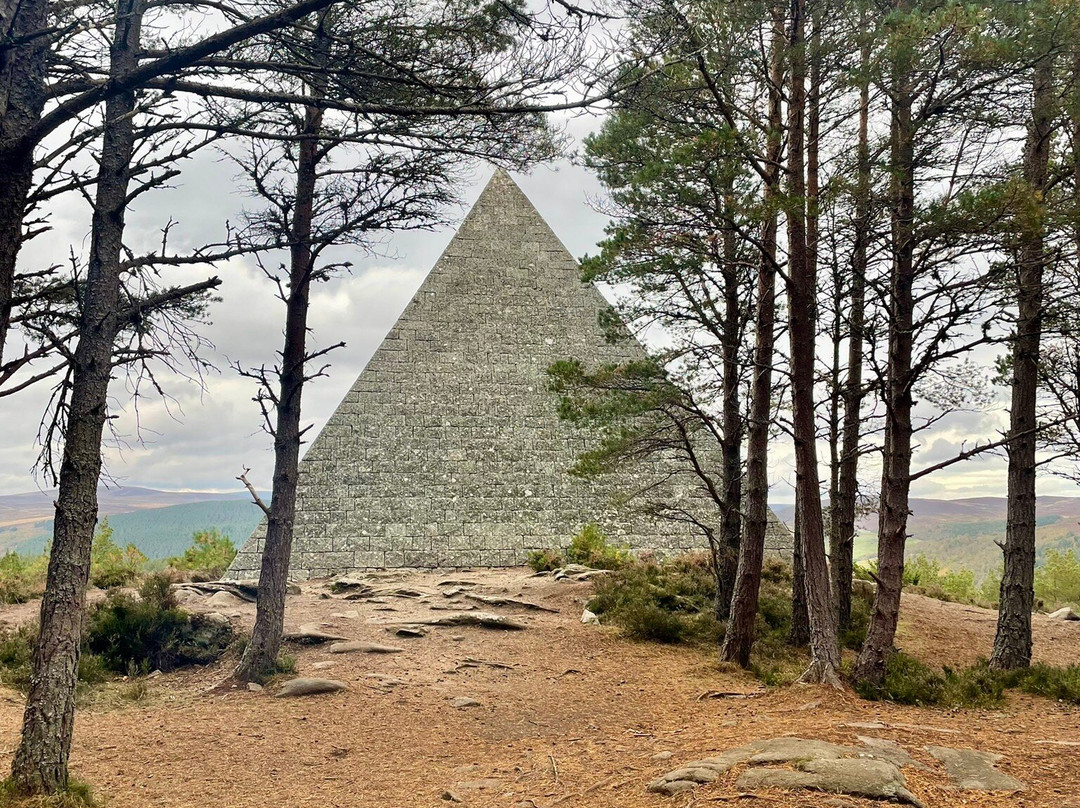 Prince Alberts Cairn-Crathie必去景点