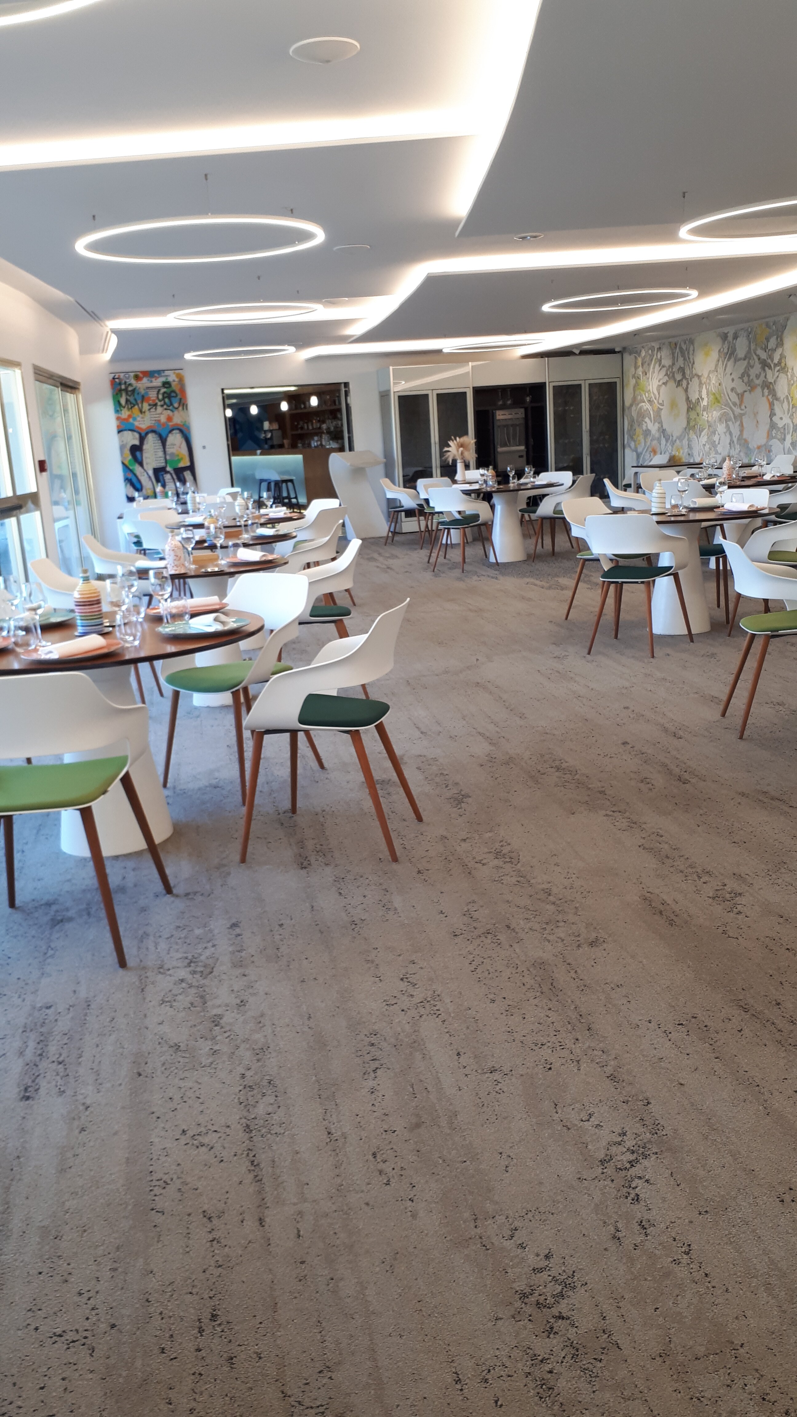 La Vague de Saint Paul-官方