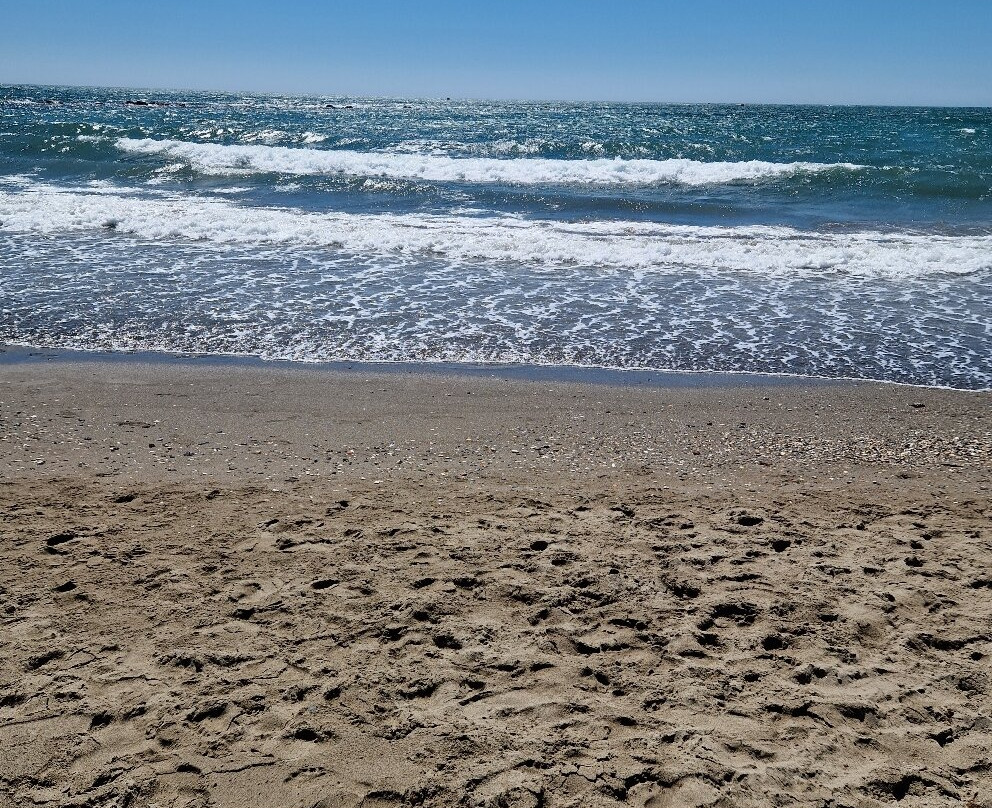 La Perla Beach景点图片