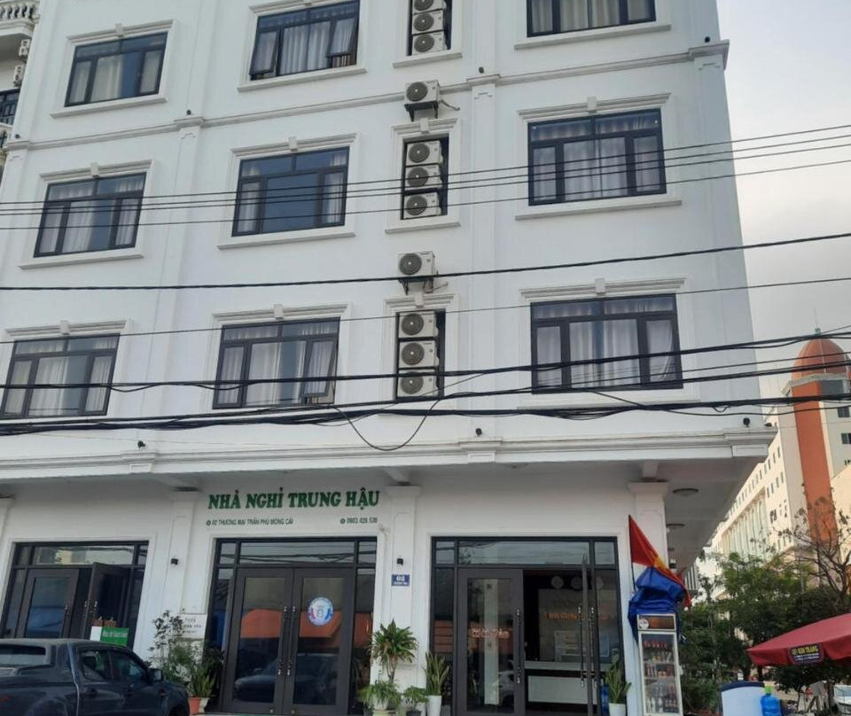 Nha Nghi Trung Hau