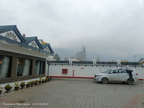 柠檬树斯里纳格酒店主图