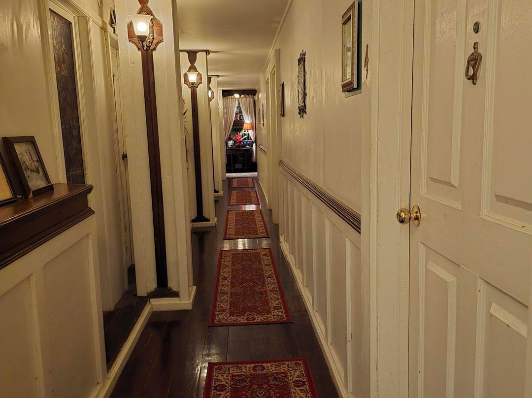 O'Keefe's Waterfront Inn主图