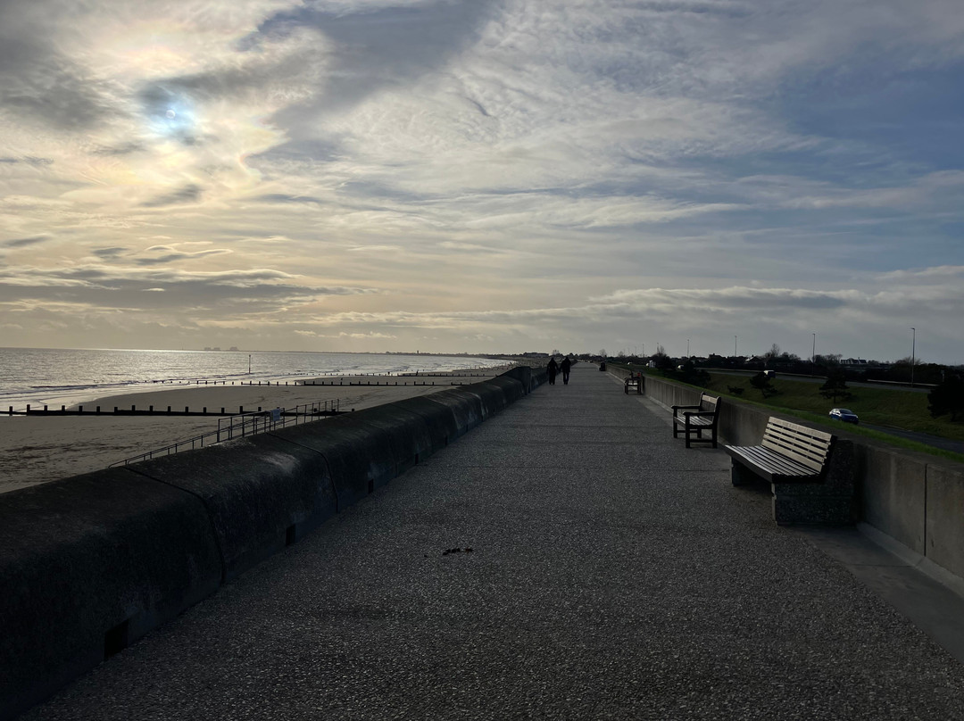 Dymchurch Seawal景点图片