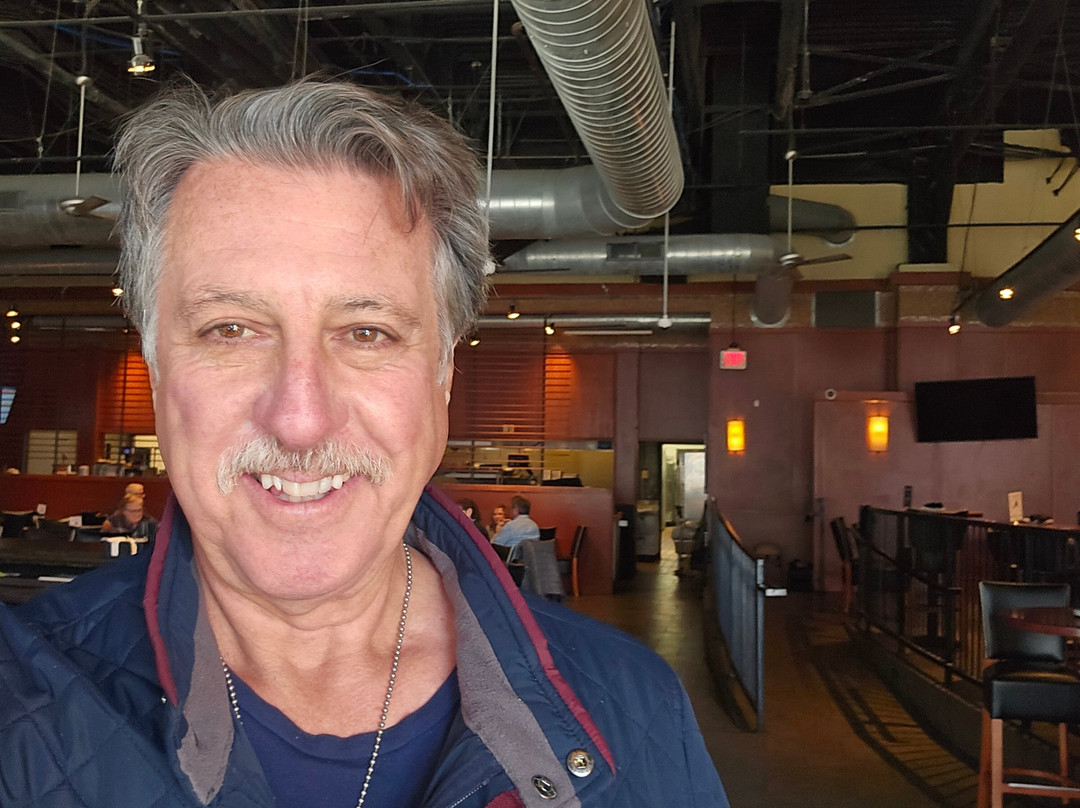 Bar Louie-福克斯伯勒必去景点