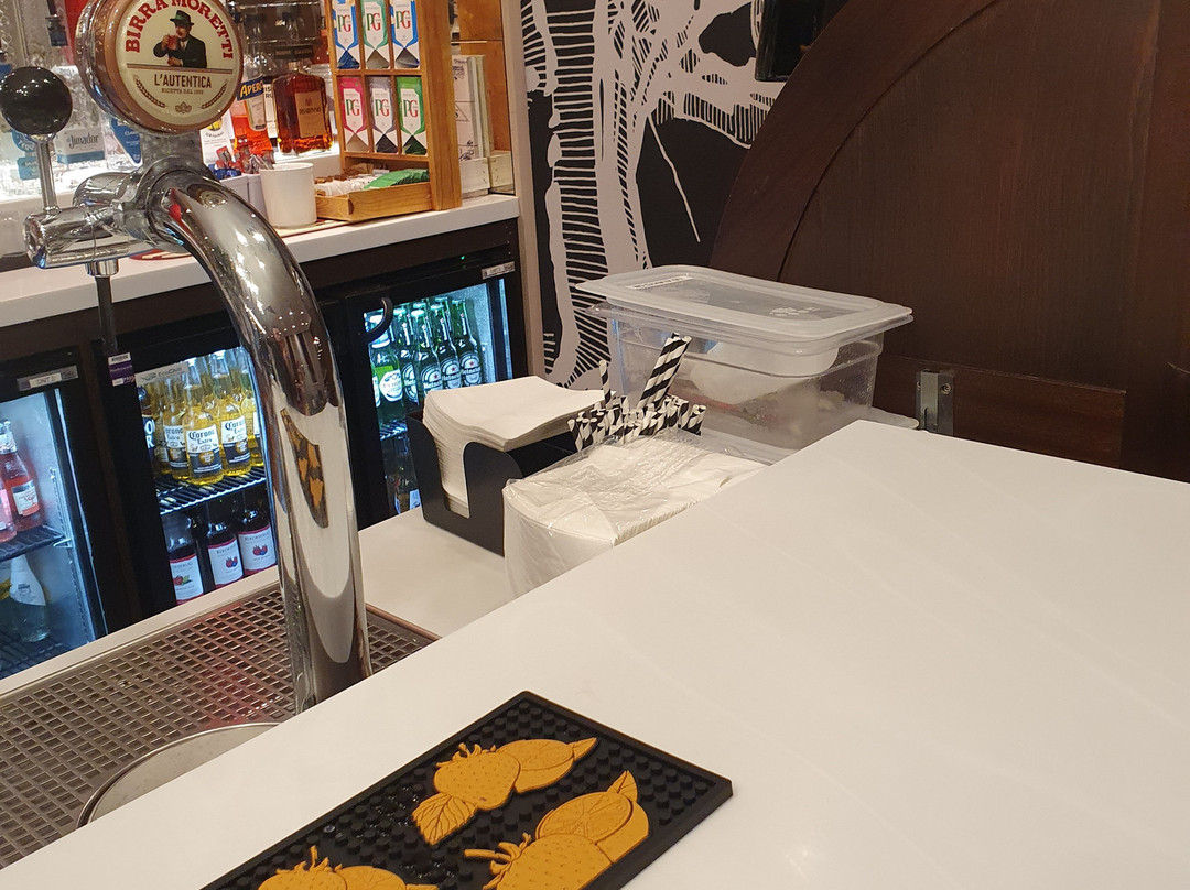 Premier Inn Epsom Town Centre主图